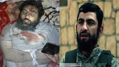 El cadáver de Abu Omar Sarakeb junto a una imagen de Abu Muslem Al Shami Duro golpe a Yaish al Fath en Alepo